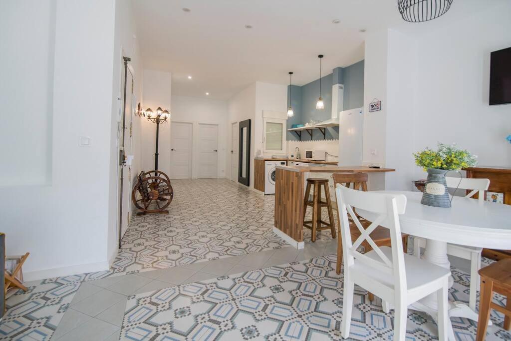 Cozy Flat In City Center Feel The Vibe Selfcheckin Valenza Esterno foto