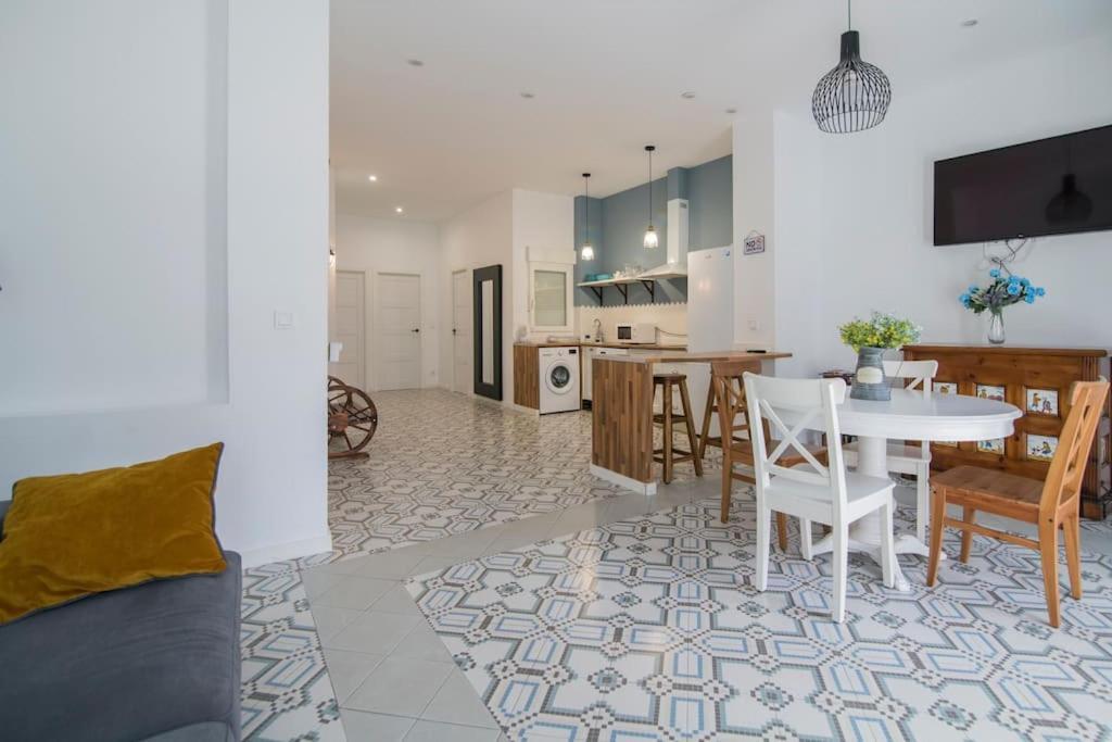 Cozy Flat In City Center Feel The Vibe Selfcheckin Valenza Esterno foto